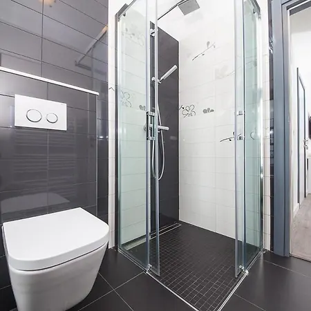 Sleeps 8 With Pool Air Con And Wifi Villa