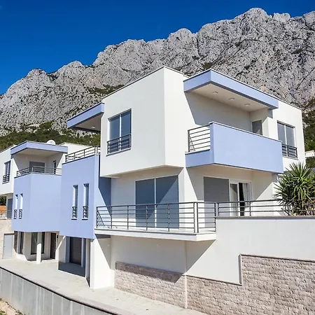 Villa Sleeps 8 With Pool Air Con And Wifi Makarska